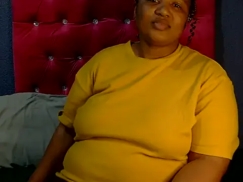 Snapshot of Cuddle_Zee chatting on May 27, 2026, 1:57 am Cuddle Zee online show from May 27, 2026, 1:57 am