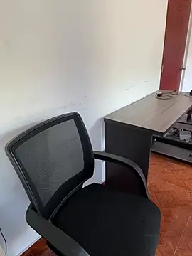 Emi rousse online show from March 16, 2026, 12:31 pm