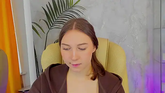 OliviaLang online show from March 12, 2026, 11:16 am