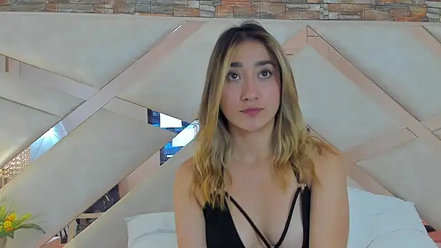 Snapshot of lucy_davies chatting on June 17, 2026, 11:34 am lucy davies online show from June 17, 2026, 11:34 am