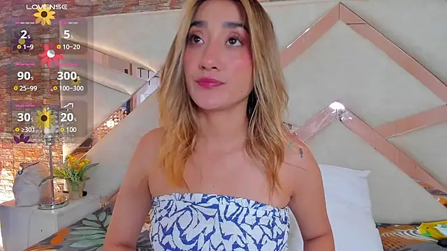Snapshot of lucy_davies chatting on June 26, 2026, 12:20 pm lucy davies online show from June 26, 2026, 12:20 pm