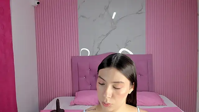 Mily17  online show from April 22, 2026, 11:01 am
