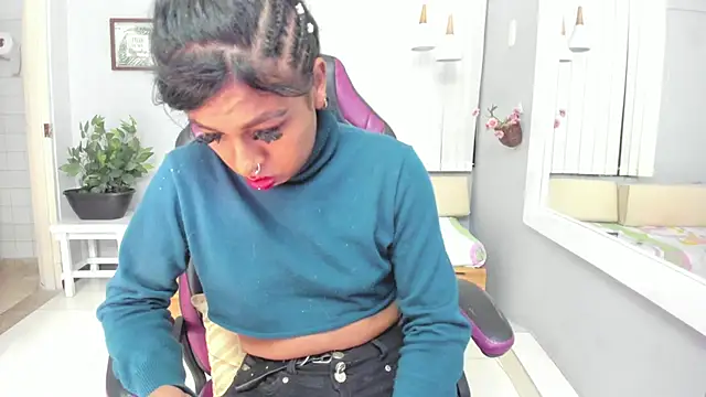 Snapshot of Nahomy_Collins_ chatting on July 1, 2026, 8:08 pm Nahomy Collins online show from July 1, 2026, 8:08 pm