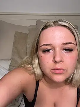 Goldieluxe online show from March 2, 2026, 9:32 pm