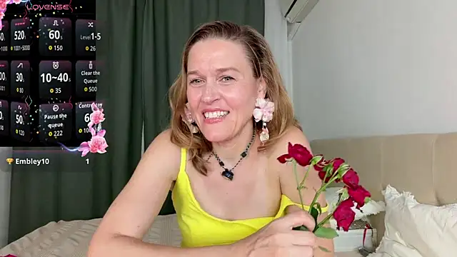 Lizacams online show from June 11, 2026, 4:49 pm