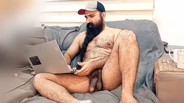 Snapshot of Barba_Negra_Fumador chatting on June 13, 2026, 8:29 pm Barba Negra Fumador online show from June 13, 2026, 8:29 pm