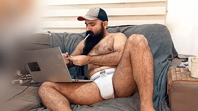 Snapshot of Barba_Negra_Fumador chatting on June 17, 2026, 7:04 pm Barba Negra Fumador online show from June 17, 2026, 7:04 pm