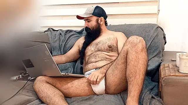 Snapshot of Barba_Negra_Fumador chatting on June 18, 2026, 8:35 pm Barba Negra Fumador online show from June 18, 2026, 8:35 pm