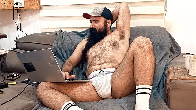 Snapshot of Barba_Negra_Fumador chatting on June 24, 2026, 3:55 pm Barba Negra Fumador online show from June 24, 2026, 3:55 pm