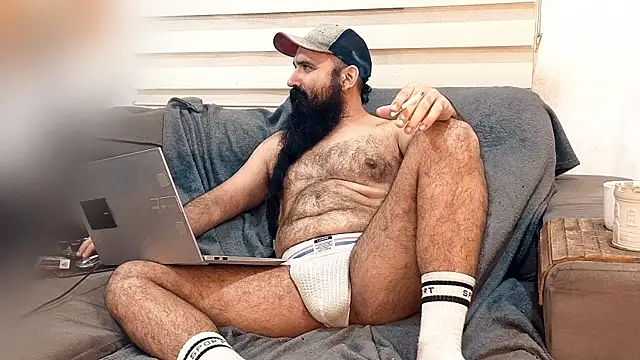 Snapshot of Barba_Negra_Fumador chatting on June 25, 2026, 4:23 am Barba Negra Fumador online show from June 25, 2026, 4:23 am