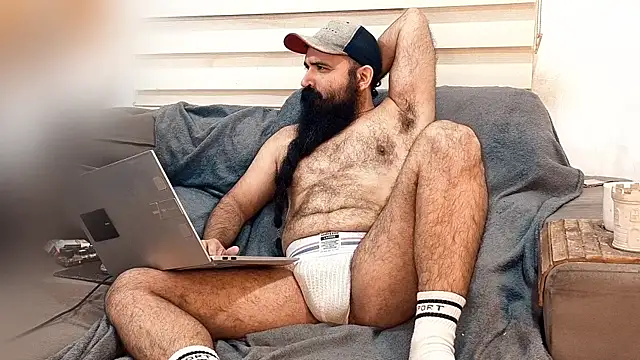 Snapshot of Barba_Negra_Fumador chatting on June 26, 2026, 12:59 am Barba Negra Fumador online show from June 26, 2026, 12:59 am