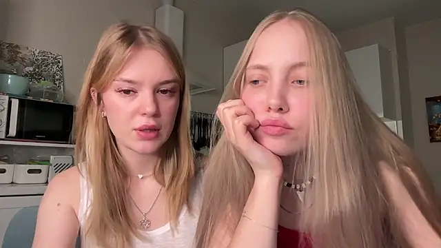 cyberl0ve  online show from March 5, 2026, 2:57 pm