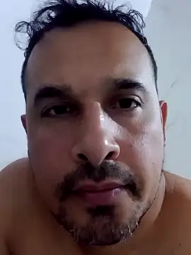 Ezehombre online show from April 13, 2026, 5:51 pm