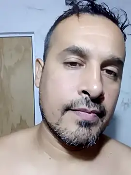 Ezehombre online show from April 15, 2026, 5:42 pm