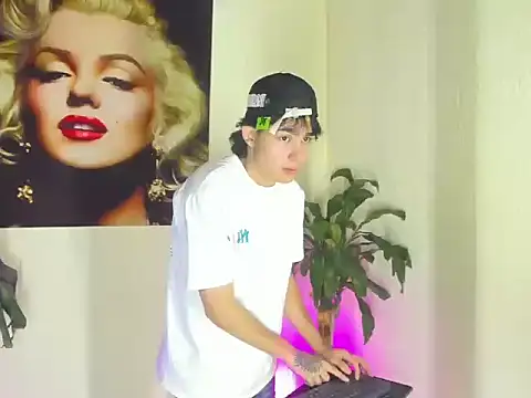 monky 0002 online show from June 18, 2026, 7:29 pm