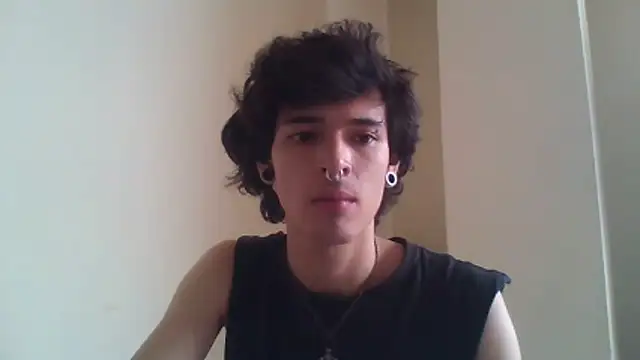 Moonandzukko online show from May 25, 2026, 7:53 pm