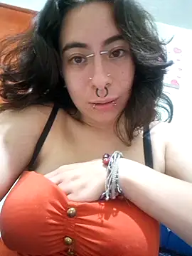 Moonandzukko online show from May 26, 2026, 11:01 pm