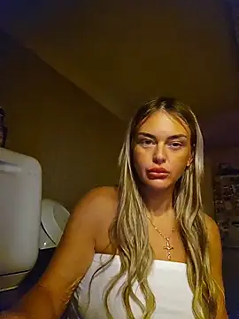 CarmenCapricorn online show from March 12, 2026, 7:53 pm