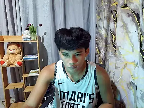 Snapshot of marksurelyhard chatting on July 7, 2026, 4:22 pm marksurelyhard online show from July 7, 2026, 4:22 pm