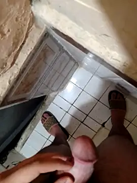 dzniyaak online show from May 14, 2026, 8:26 pm