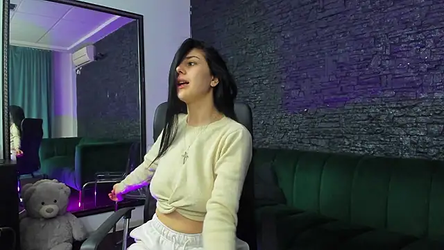 KiarraNoir online show from March 18, 2026, 8:34 pm