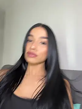 Snapshot of Bella_Smithe chatting on May 26, 2026, 9:33 pm Bella Smithe online show from May 26, 2026, 9:33 pm