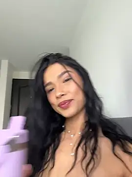 Snapshot of Bella_Smithe chatting on June 18, 2026, 4:33 pm Bella Smithe online show from June 18, 2026, 4:33 pm