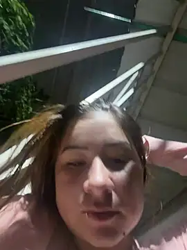 Zoe Luxxe  online show from April 27, 2026, 1:47 am
