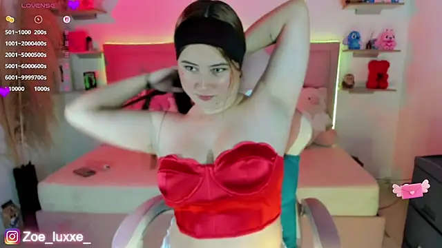 Zoe Luxxe  online show from July 30, 2026, 9:14 pm