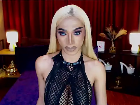 KieraLee online show from April 30, 2026, 12:06 am
