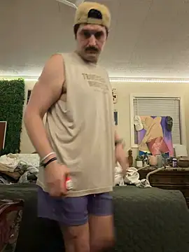 Snapshot of PoundedCajunGuy93 chatting on July 8, 2026, 1:32 am PoundedCajunGuy93 online show from July 8, 2026, 1:32 am