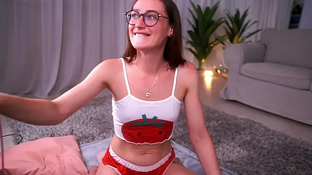 KaelisRose online show from July 15, 2026, 9:47 am