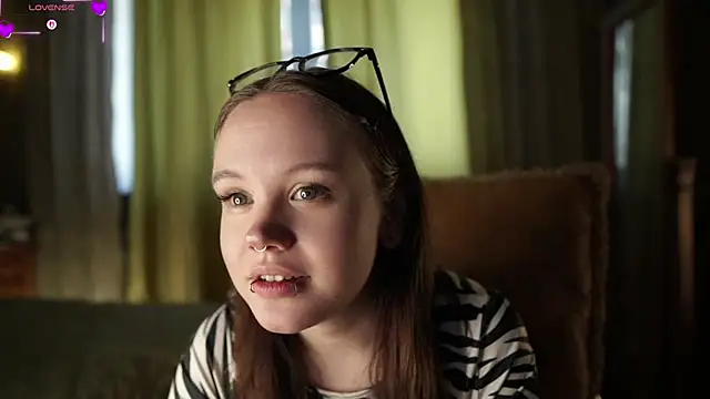 LeahAllsop online show from April 23, 2026, 3:41 am