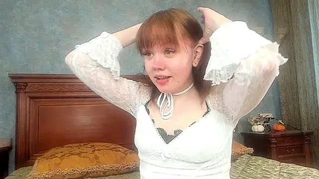 Snapshot of LeahAllsop chatting on May 15, 2026, 2:51 am LeahAllsop online show from May 15, 2026, 2:51 am