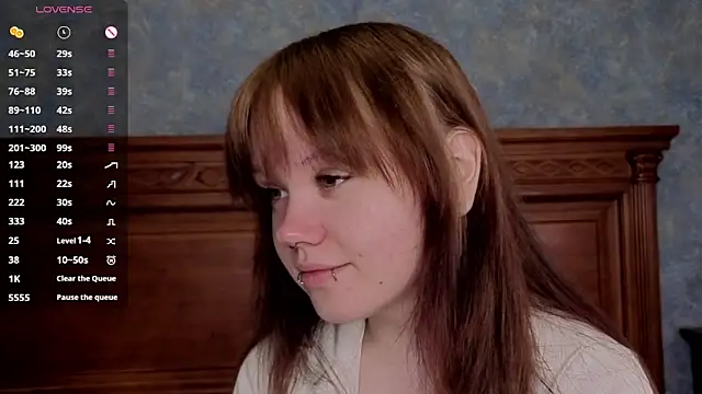 Snapshot of LeahAllsop chatting on May 29, 2026, 3:48 am LeahAllsop online show from May 29, 2026, 3:48 am