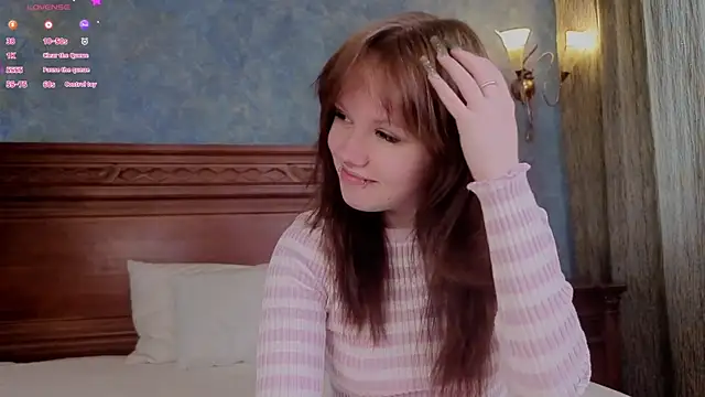 Snapshot of LeahAllsop chatting on June 1, 2026, 2:24 am LeahAllsop online show from June 1, 2026, 2:24 am
