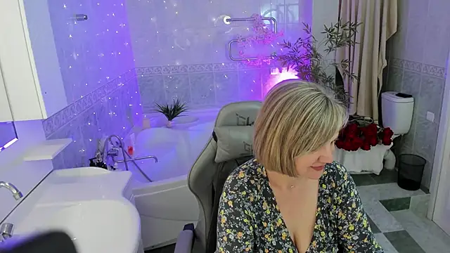 BettyGibsonn online show from April 27, 2026, 8:12 am