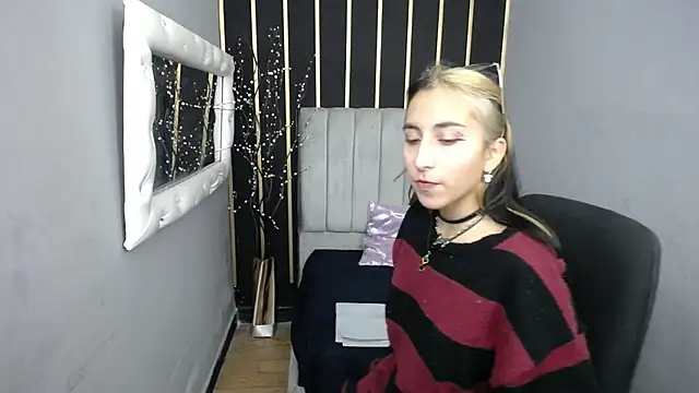 moon shut online show from March 7, 2026, 12:35 pm