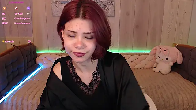 llittle-peachh online show from April 30, 2026, 3:18 pm