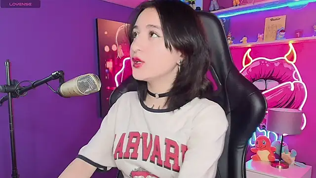 Velvet C4k3 online show from March 9, 2026, 8:02 pm