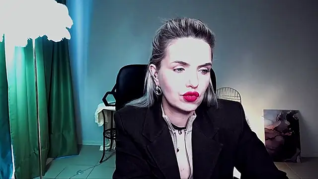 Snapshot of AliceSmite chatting on May 28, 2026, 11:18 am AliceSmite online show from May 28, 2026, 11:18 am