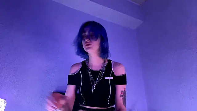 PeachyLuna online show from March 8, 2026, 5:39 pm