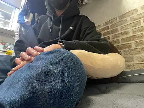 moon blue199x online show from March 20, 2026, 2:11 pm