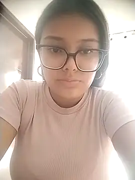 pregnant kitten01 online show from March 9, 2026, 6:45 pm