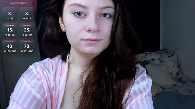 BreannaBuczak online show from April 15, 2026, 1:23 am