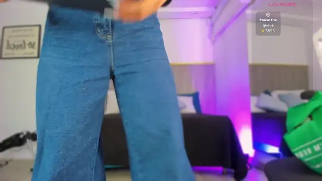 Snapshot of ashvalentine_ chatting on May 12, 2026, 7:22 pm ashvalentine online show from May 12, 2026, 7:22 pm