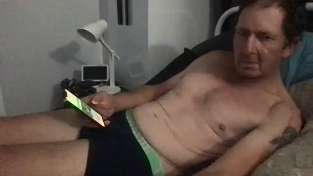 Snapshot of MrBombasticxxx chatting on April 6, 2026, 12:17 pm MrBombasticxxx online show from April 6, 2026, 12:17 pm