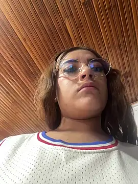 salome gv  online show from March 4, 2026, 6:14 pm