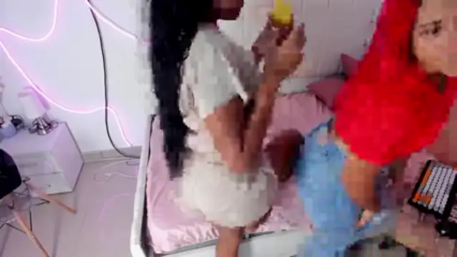 Snapshot of Peliroja_lustrum chatting on June 14, 2026, 3:25 pm Peliroja lustrum online show from June 14, 2026, 3:25 pm