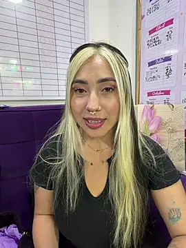 Snapshot of ManuelaVeeleez chatting on June 13, 2026, 3:59 am ManuelaVeeleez online show from June 13, 2026, 3:59 am